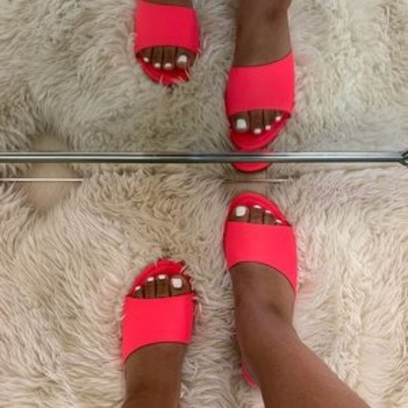 "CeCe" Slides - Neon Pink - Picture 3 of 6